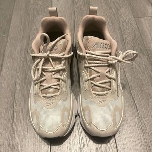 Nike Women's Air Max 200 Low-Top Sneakers (Size - women’s 6.5)